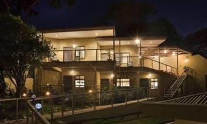Escazu Hotel | Relax at Out of Bounds Hotel: Spa & Breakfast Included