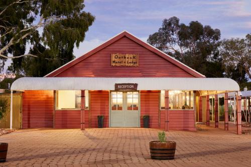 Yulara Cabin | Relax at Outback Lodge with Pool and Oceanfront Views