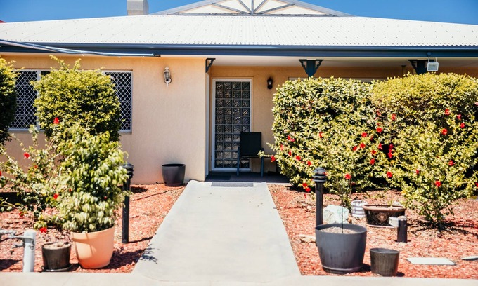 Mount Isa City Hotel | Explore Outback Motel Mt Isa: Family-Friendly Getaway