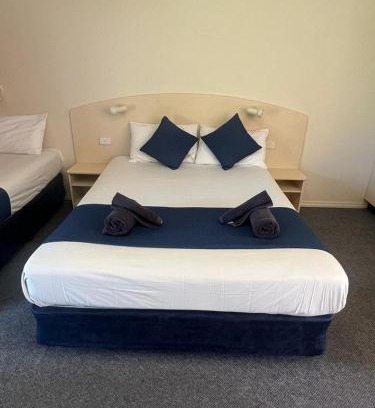 Hay South Hotel | Comfortable Outback Quarters Motel with Family-Friendly Amenities
