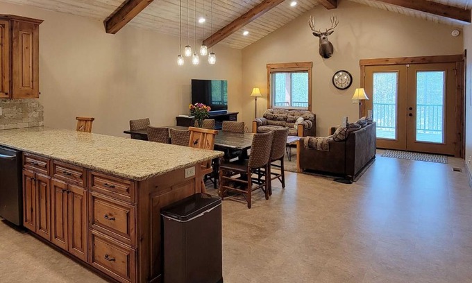 Island Park House | Adventure Awaits: Family-Friendly Retreat Near Yellowstone!