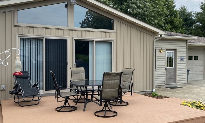 Kinsman House | Outdoor Paradise for Golf Lovers – Pet-Friendly Amenities