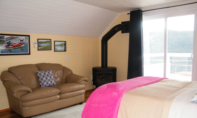 Port Alberni Bed & Breakfast | Outdoor Lovers Aerie- Superb view of Alberni Inlet & Harbour.