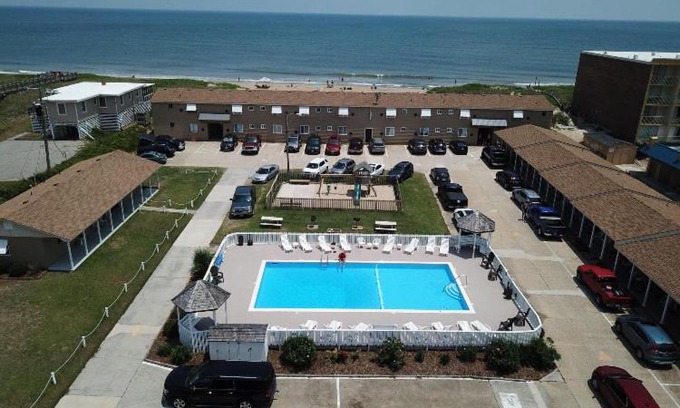 Kill Devil Hills Hotel | Oceanfront Retreat at Outer Banks Motor Lodge with Pool