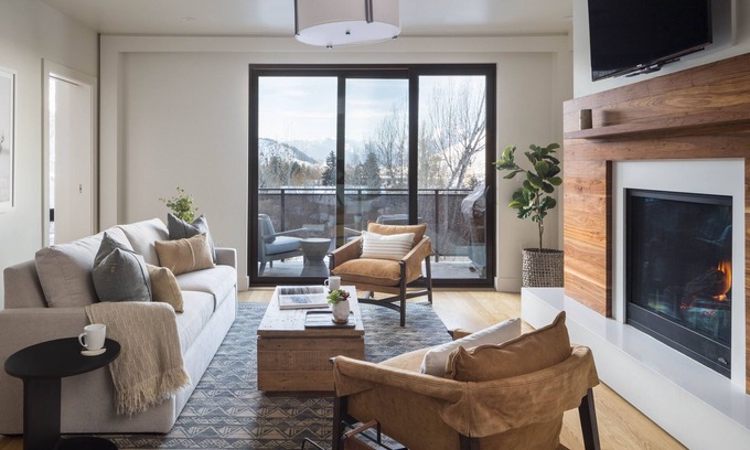 Jackson Condo | Escape to Outpost: One Town Hill 401 near Snow King Mtn