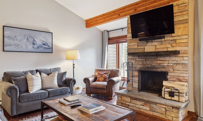 Moose Wilson Road Condo | Inviting Outpost: Tamarack 624 in the Aspens with Breakfast