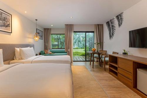 Khao Lak Resort | Explore Outrigger Khao Lak Beach Resort - SHA Extra Plus