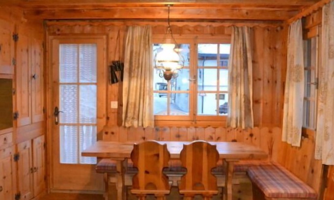 St. Luc Ski Chalet | Charming 3-Storey Chalet in the Heart of Old Village