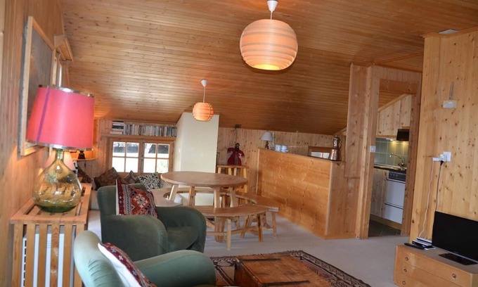 Saint-Luc Apartment | Cozy Attic Flat in Charming Chalet for 2-4 Guests