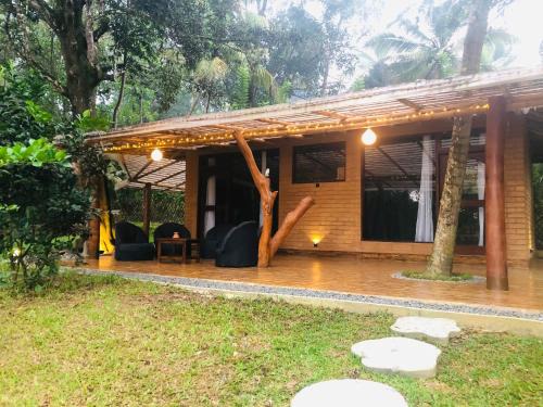 Kamburugamuwa Villa | Discover Outskirts Of Heaven: Pet-Friendly Retreat Awaits