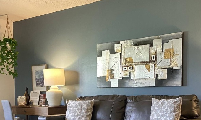 St. Joseph House | Guest Rated 10/10: Family-Friendly 2-Bedroom Retreat