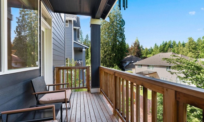 North Creek House | Cozy Bothell 2BR with Parking, Near Parks & Trails