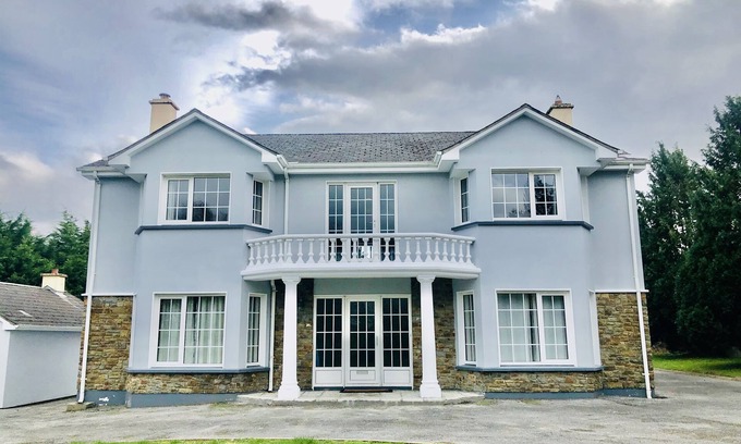 Killarney House | Exceptional Dromhale Home with Pool and Spa Amenities