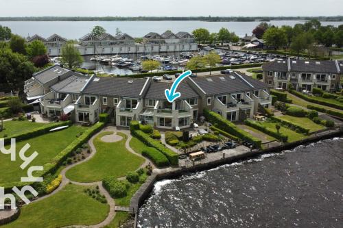 Municipality of Steenwijkerland Apartment | Family-Friendly 4P Apartment Steps from Giethoorn's Beauty