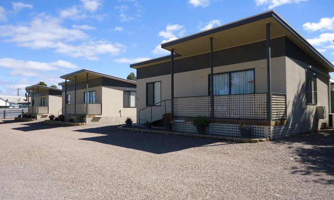 Murray Bridge Hotel | Discover Oval Motel - Murray Bridge: Pet-Friendly Comfort