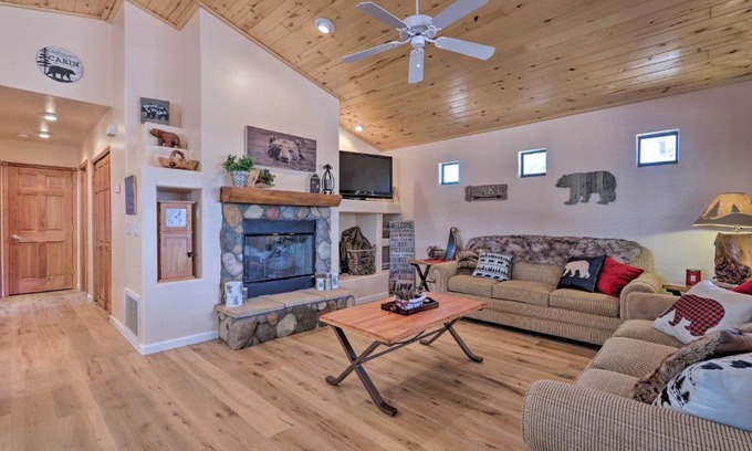Heber House | Guest Rated 10/10: Overgaard Cabin with Grill & Deck