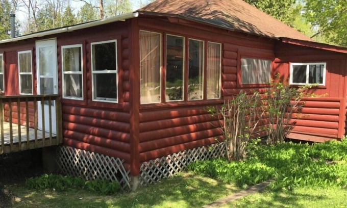 Northome Cabin | Pet-Friendly Overlook Cabin at Northshore Bay Resort