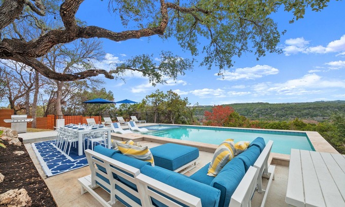 Austin House | Overlook Oasis: Breathtaking Views with Pool & Spa Access