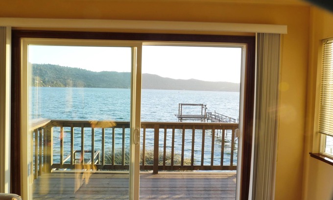 Clearlake Apartment | Scenic Retreat Overlooking Clearlake with Breakfast & Kitchen