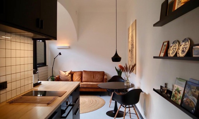 Municipality of Enschede House | Experience Comfort at the Historic West-Indiëschool Hotel