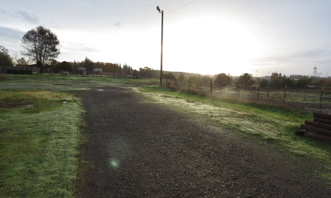Salem RV Rental | Convenient Overnight RV Parking Near Horse Barn - 10/10 Rated