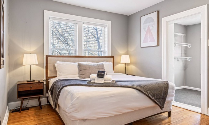 St. Louis Apartment | Spacious 2 Bedroom Apartment in South City, Rated 9.8/10!
