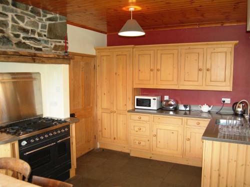Wigton House | Idyllic Overwater Lodge: Child-Friendly Getaway Awaits