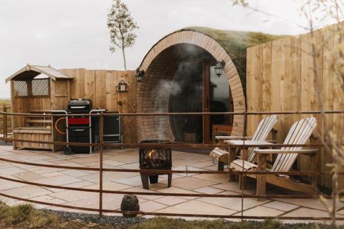 Llansantffraid-ym-Mechain House | Owl Hollow: Pet-Friendly Retreat with Perfect 10/10 Rating