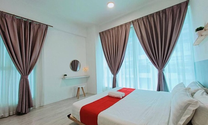 Kampung Sembulan Baru Apartment | Discover Owl Nest Suite at Sutera Avenue - 4-Star Escape