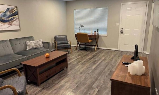 Norman House | Owl Street Cabana Walking Distance To OU Stadium