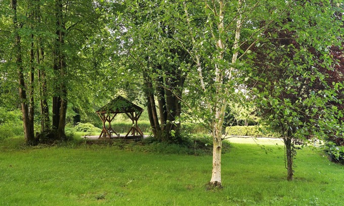 Knockaderry Cross Roads Apartment | Private Apartment Surrounded by Lush Gardens in Wicklow