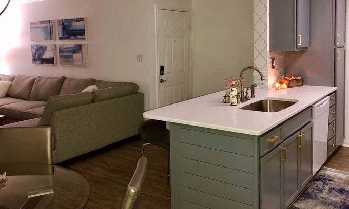 Oxford House | Oxford Condo 2 BD 2 BA Long Term Rental