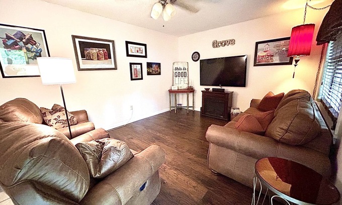 University Hills Condo | Ideal Oxford Town Retreat - Near Campus & Scenic Trails