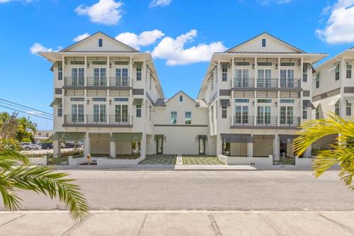 Clearwater Beach House | Discover Oynx House & Jade House Near Clearwater Beach