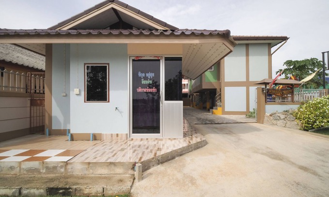 Pattaya Hotel | Budget-Friendly Stay at OYO 1018 Pikul Yoo Suk Resort