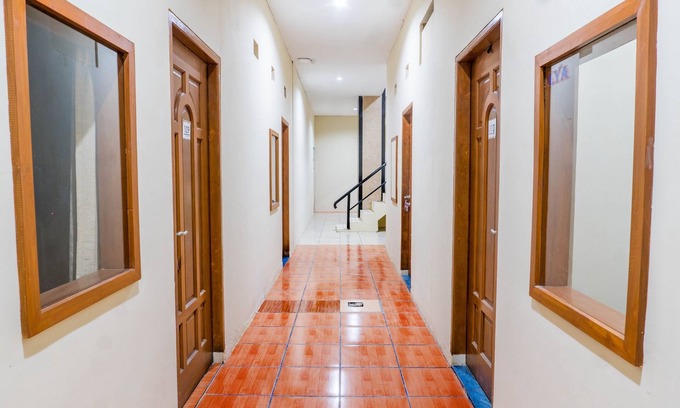 Bandung Hotel | Budget-Friendly Stay at OYO 1340 Wisma Alamanda