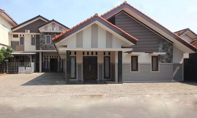 Bandar Lampung Hotel | Budget-Friendly OYO 1547 Wisma Ray Syariah with Breakfast