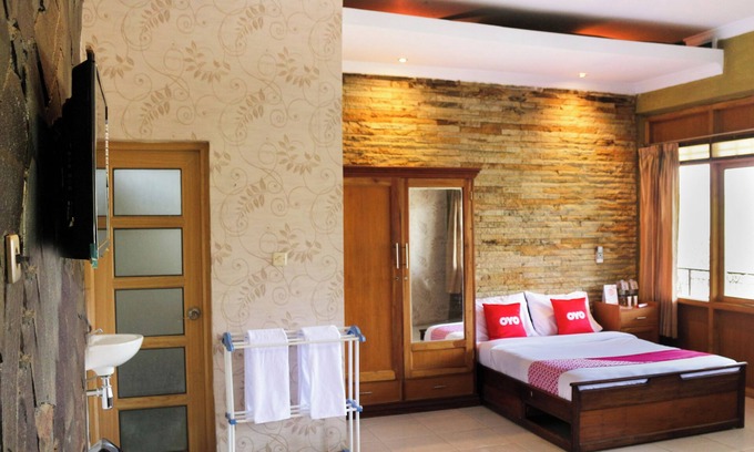 Garut Hotel | Affordable Stay at Super OYO 1722 Villa Ciparay Indah