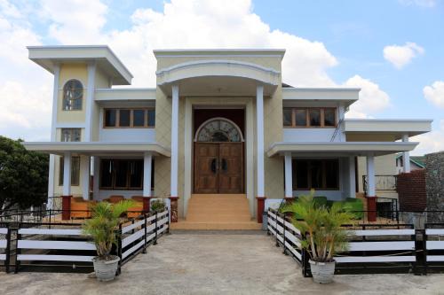 Garut Hotel | Budget-Friendly Stay at OYO 1722 Villa Ciparay Indah