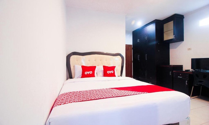 Pekanbaru Hotel | Budget-Friendly Stay at OYO 1905 Davonsa Homestay