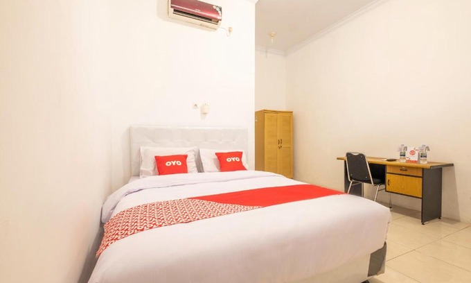 Cirebon Hotel | Budget-Friendly Stay at OYO 2121 Pondok Nazwa Syariah