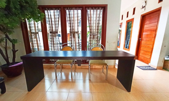 Rajabasa Hotel | Discover OYO 2912 Graha Minda Syariah with Breakfast Included