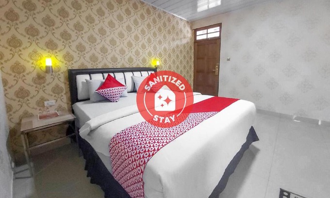 Singkawang Hotel | Budget-Friendly OYO 3196 Hotel Taman Cinta with Breakfast