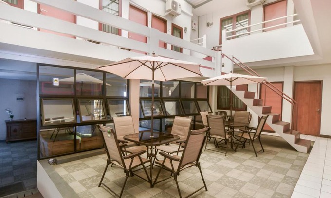 Cileunyi Hotel | Budget-Friendly Stay at OYO 3203 De Java Residence