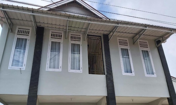 Padang Hotel | Budget-Friendly Stay at OYO 3376 Sinar Residence