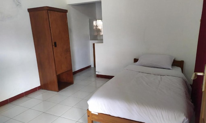 Sleman Hotel | Family-Friendly Stay at OYO 3411 Omah Lotta Hotel