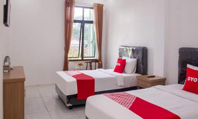 Cimacan Hotel | Cozy OYO 3699 Edotel Smkn 1 Cipanas with Breakfast Included
