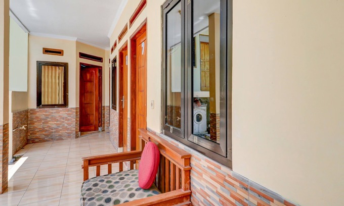 Ciater Hotel | Budget-Friendly Stay at OYO 3879 Villa Sari Intan