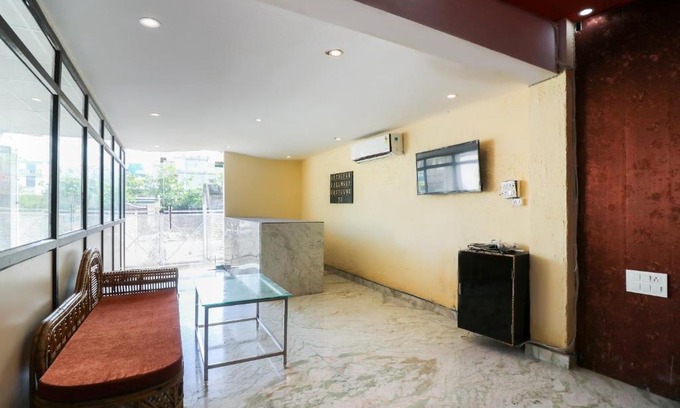 Dehradun Hotel | Budget-Friendly Stay at OYO 45749 Doon Devil's with Pool