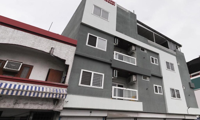 Rau Hotel | Top-Rated Sukhmani Residency: Family-Friendly & Accessible